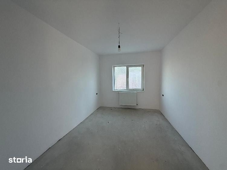 Casă cu 6 camere cu Teren 878 Mp în Cetate