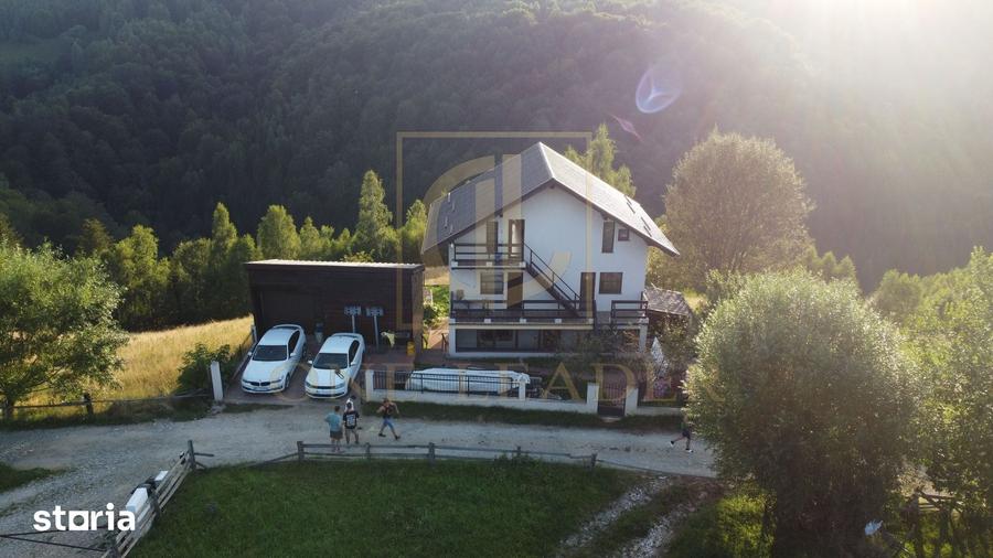 Casă cu 4 camere cu Teren 600 Mp în Moieciu