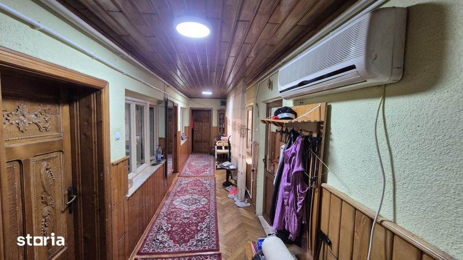 Casă cu 5 camere cu Teren 554 Mp în 9 Mai