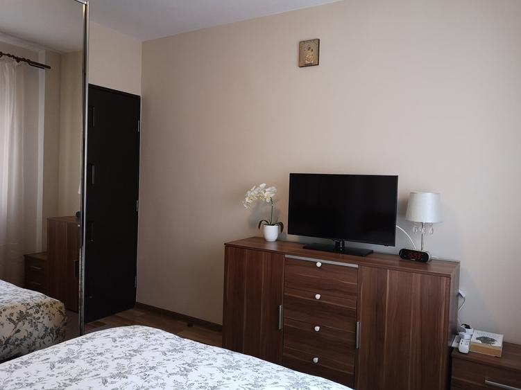 Apartament cu 3 camere decomandat, mobilat în Răcădău
