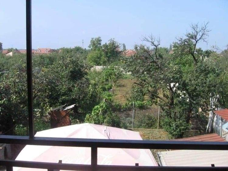 Casă cu 4 camere în Bârzești