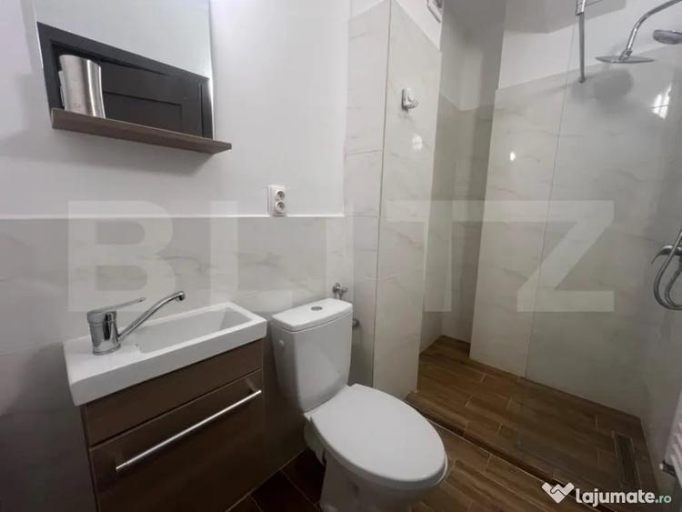 Apartament cu 3 camere semidecomandat în Florești