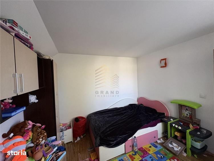 Apartament cu 3 camere decomandat în Sud