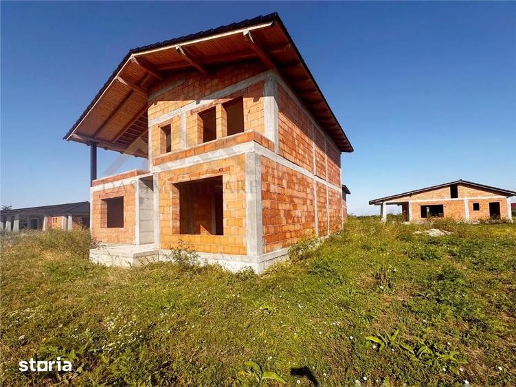 Casă cu 3 camere cu Teren 500 Mp în Păulești