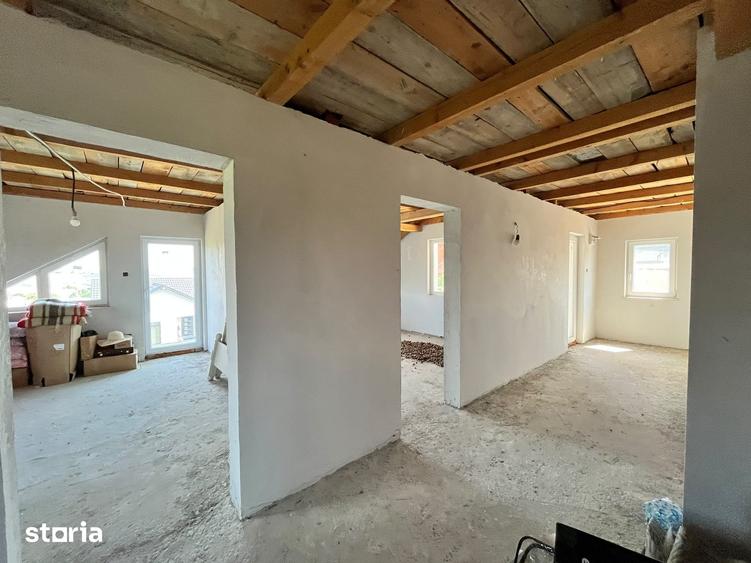 Casă cu 6 camere cu Teren 2200 Mp în Central