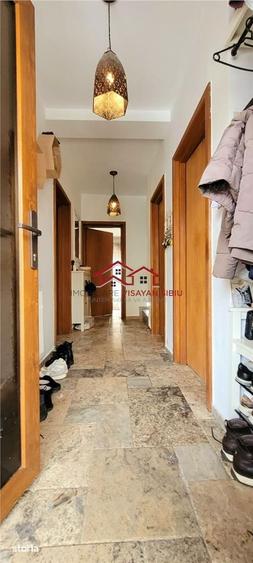 Casă cu 4 camere cu Canalizare în Central