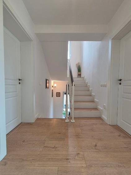 Duplex cu 4 camere cu Canalizare în Dumbrăvița