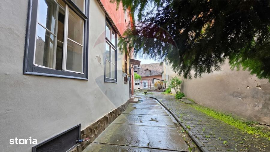 Casă cu 4 camere cu Teren 150 Mp în Ultracentral