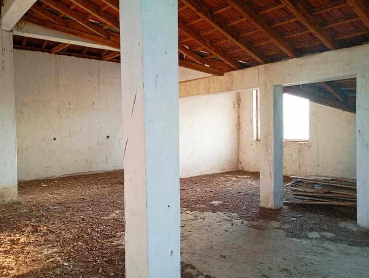 Casă cu 16 camere cu Canalizare în Micro 12