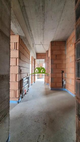 Apartament cu 3 camere decomandat în Traian