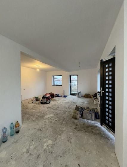 Casă cu 3 camere în Cătămărești