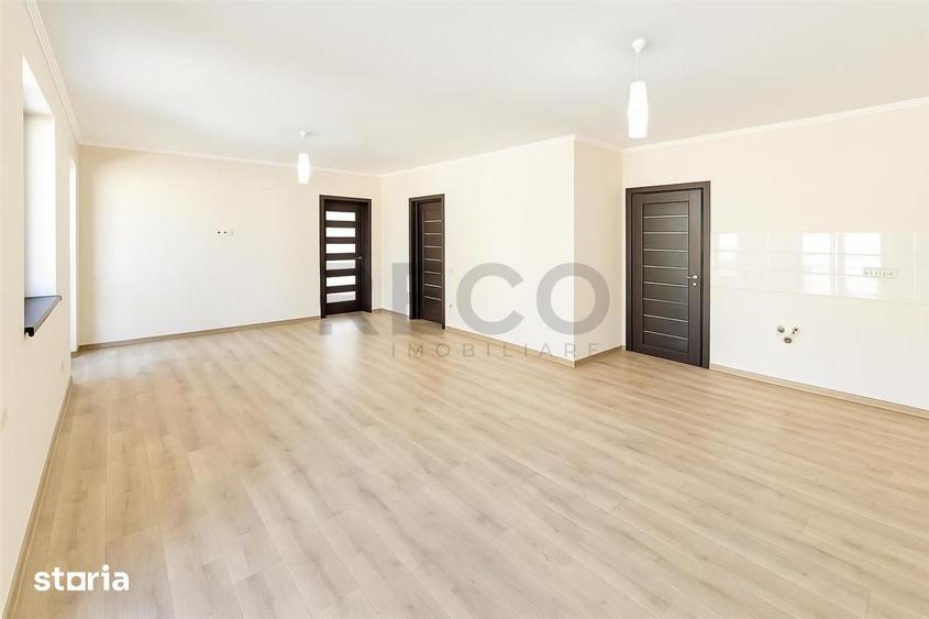 Casă cu 5 camere cu Teren 521 Mp în Borș