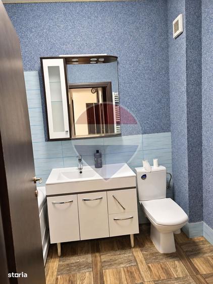 Apartament cu 3 camere decomandat în Est