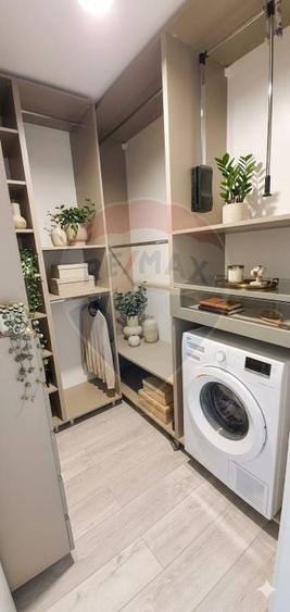Apartament cu 4 camere decomandat în Băneasa