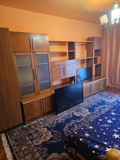 Apartament cu 2 camere decomandat în Petros