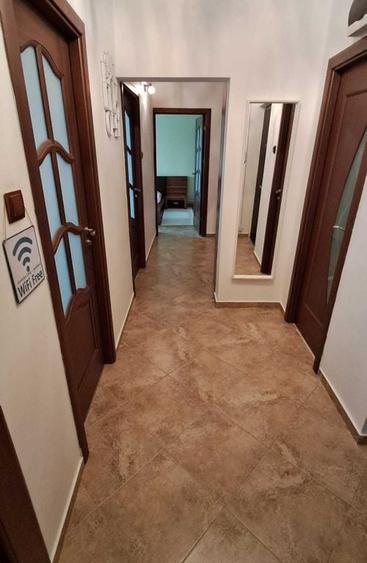 Apartament cu 3 camere decomandat în Micro 17