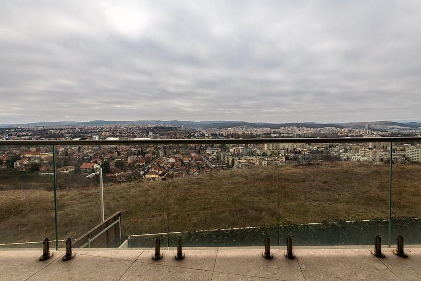 Apartament cu 2 camere decomandat în Exterior Vest