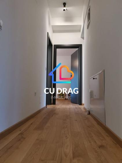 Casă individuală cu 8 camere cu Canalizare în Șelimbăr