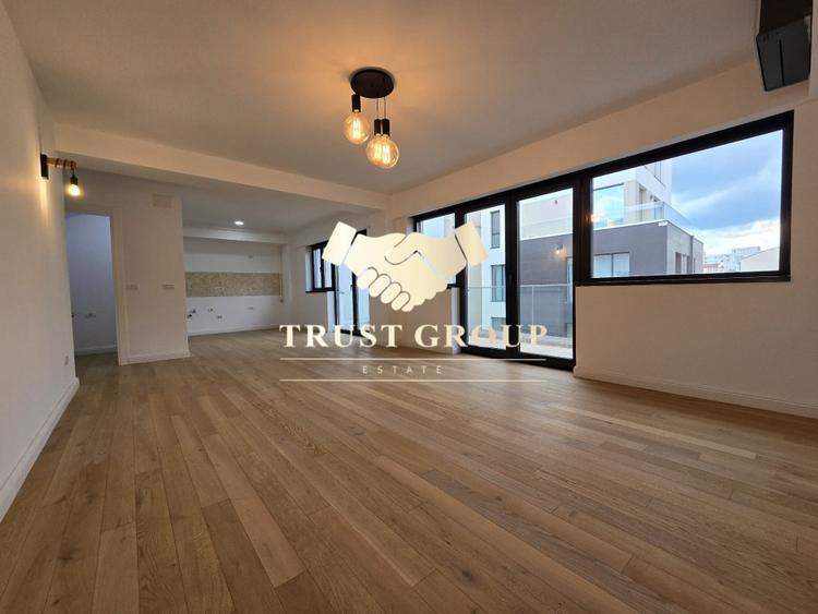 Apartament cu 3 camere decomandat în Polonă