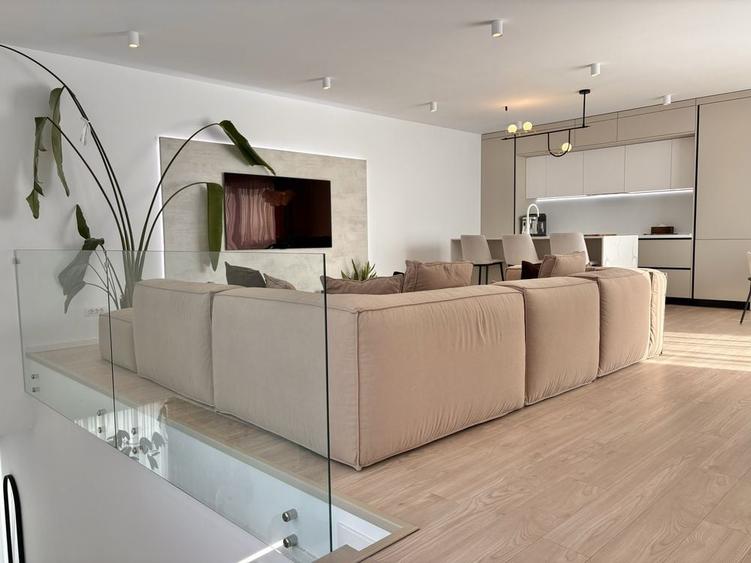 Apartament cu 3 camere decomandat în Ghiroda