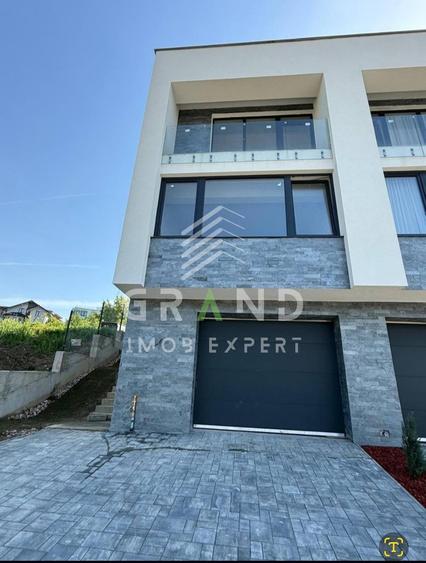 Duplex cu 4 camere cu Canalizare în Dâmbul Rotund