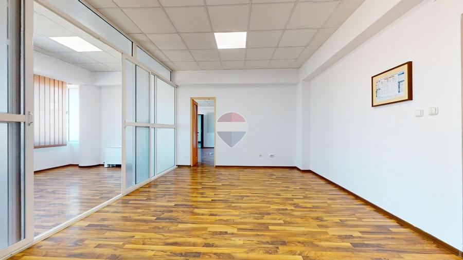 Birou, de 77 mp, în Centrul Civic