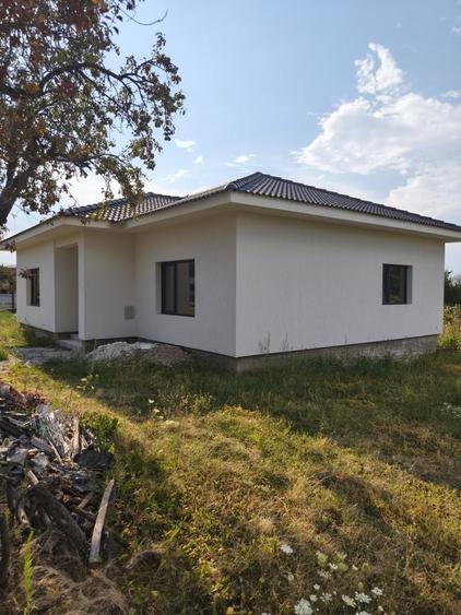 Casă cu 3 camere în Urechești