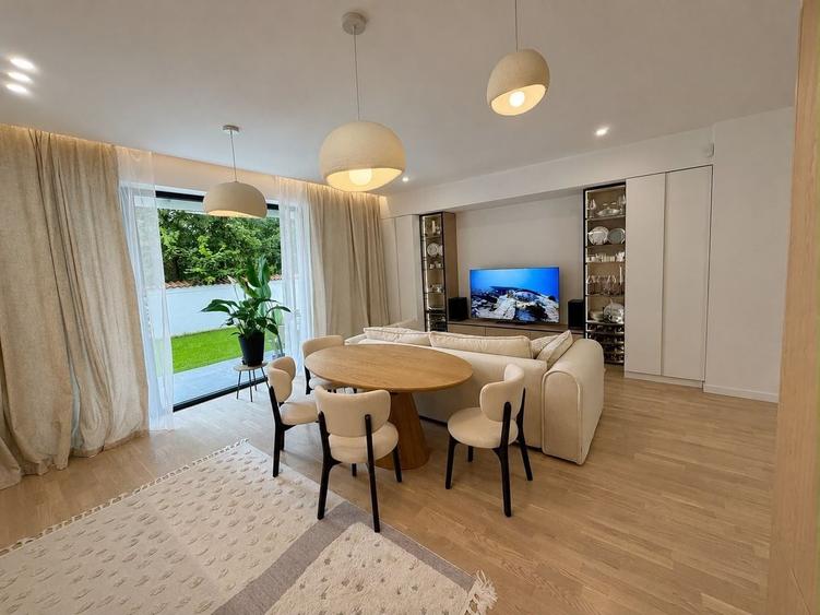 Apartament cu 4 camere decomandat, mobilat în Iancu Nicolae