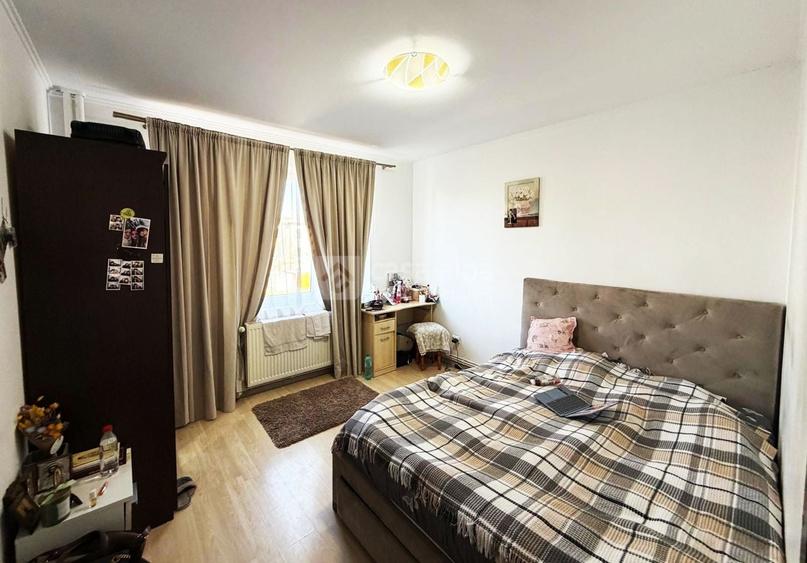 Apartament cu 3 camere decomandat, mobilat în Alexandru cel Bun