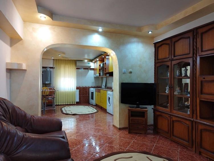 Apartament cu 3 camere decomandat în Ultracentral