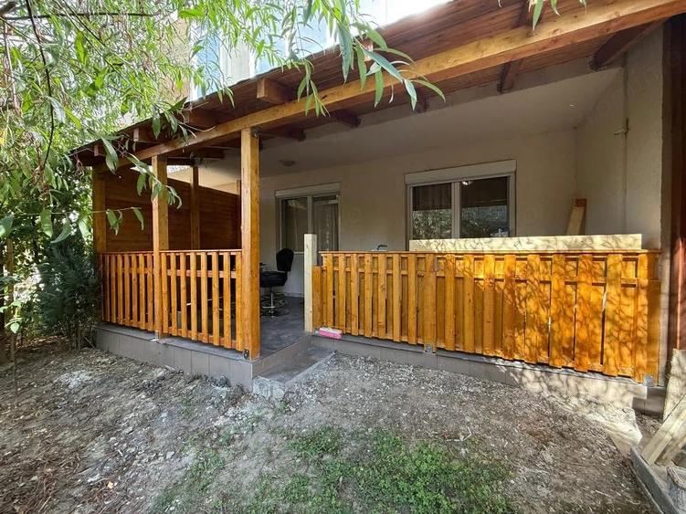 Apartament cu 3 camere decomandat în Ghiroda
