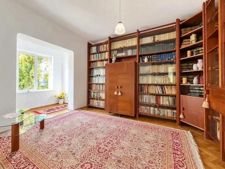 Apartament cu 3 camere decomandat în Girocului