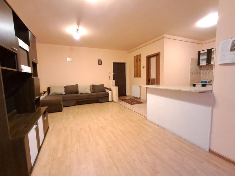 Apartament cu 2 camere semidecomandat în Florești