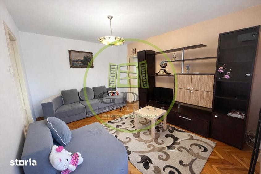 Apartament cu 3 camere decomandat, mobilat în Pajura
