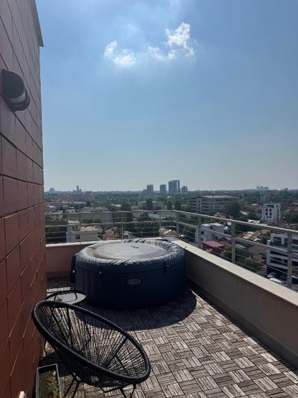 Apartament cu 4 camere decomandat, mobilat în Tei
