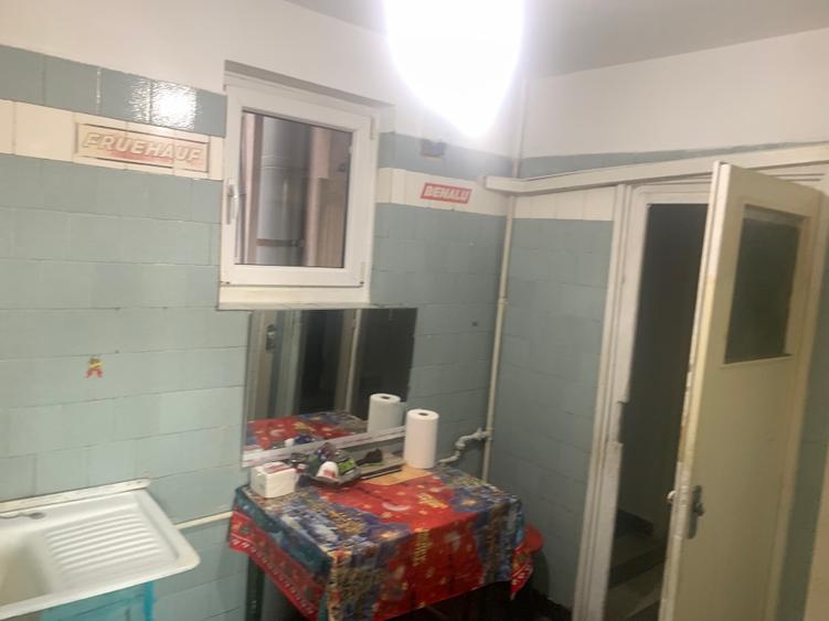 Apartament cu 2 camere semidecomandat în Gara de Nord