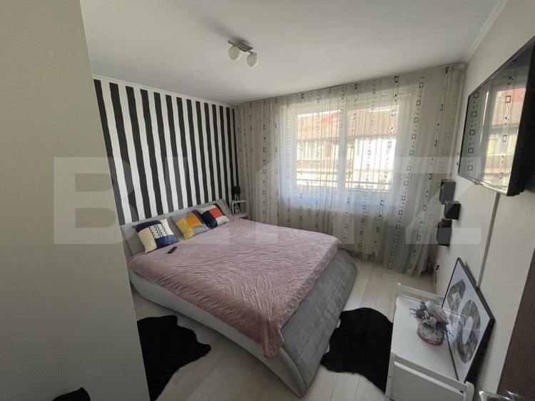 Apartament cu 3 camere decomandat, mobilat în Nufărul