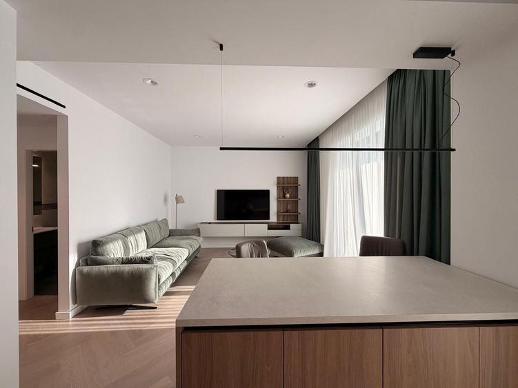 Apartament cu 3 camere decomandat, mobilat în Iancu Nicolae