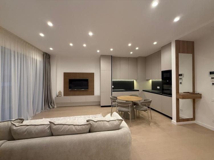 Apartament cu 2 camere semidecomandat, mobilat în Aviației