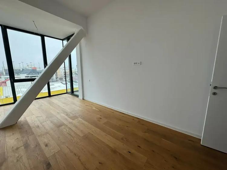 Apartament cu 3 camere decomandat în Aviației