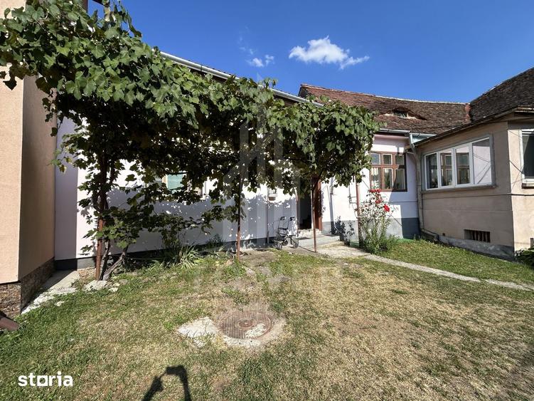 Casă cu 2 camere cu Teren 148 Mp în Central