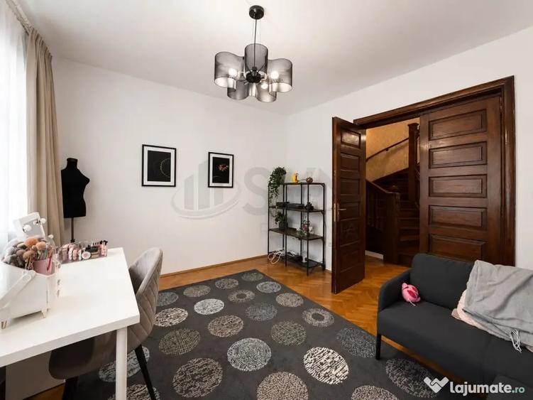 Casă cu 5 camere cu Teren 205 Mp în Polonă