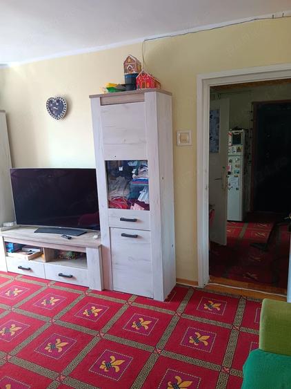 Apartament cu 3 camere decomandat în Calea Romanului