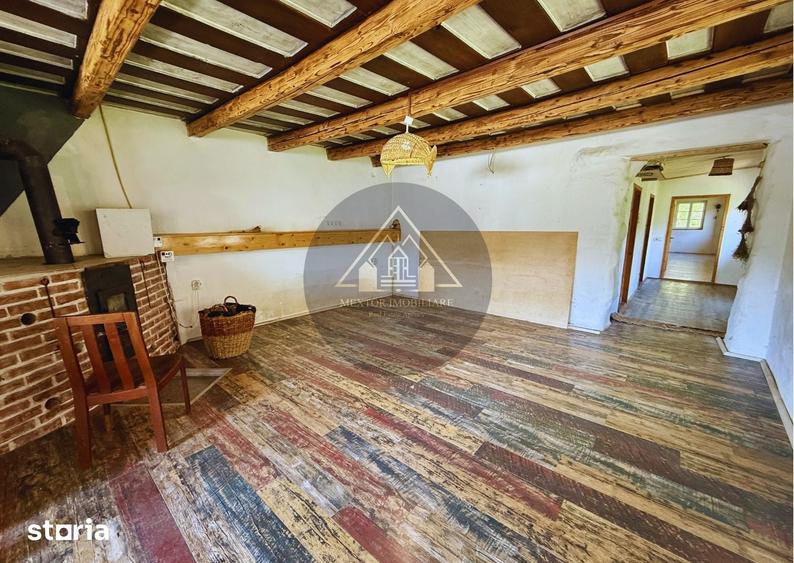 Casă cu 2 camere cu Teren 1414 Mp în Laslea