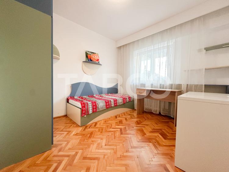 Apartament cu 3 camere decomandat, mobilat în Zorilor