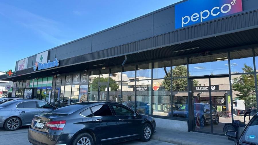 Spațiu comercial, de 4,457 mp, în Odăi