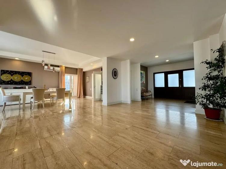 Casă cu 7 camere cu Teren 650 Mp în Ștefăneștii de Jos