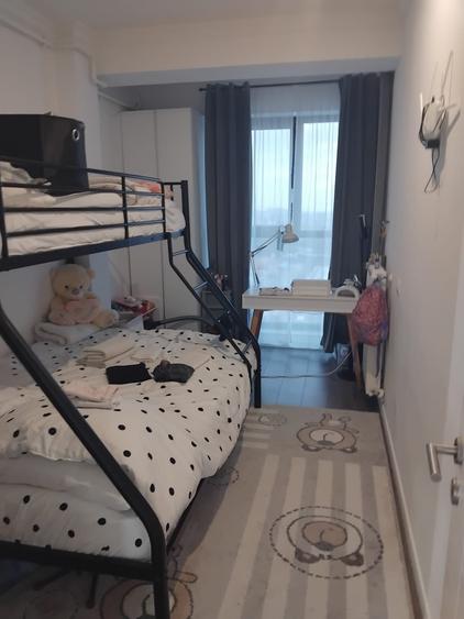 Apartament cu 3 camere decomandat în Energia