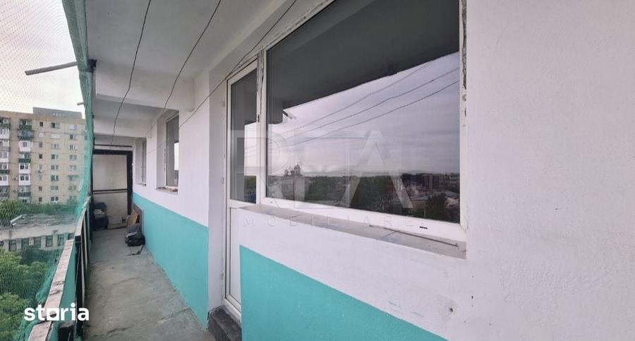 Apartament cu 3 camere decomandat în Drumul Taberei
