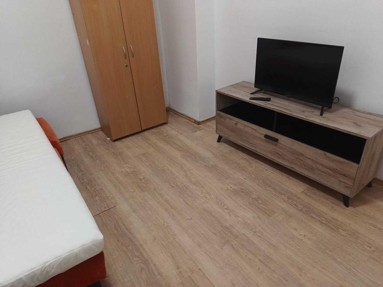 Apartament cu 4 camere decomandat în Unirii